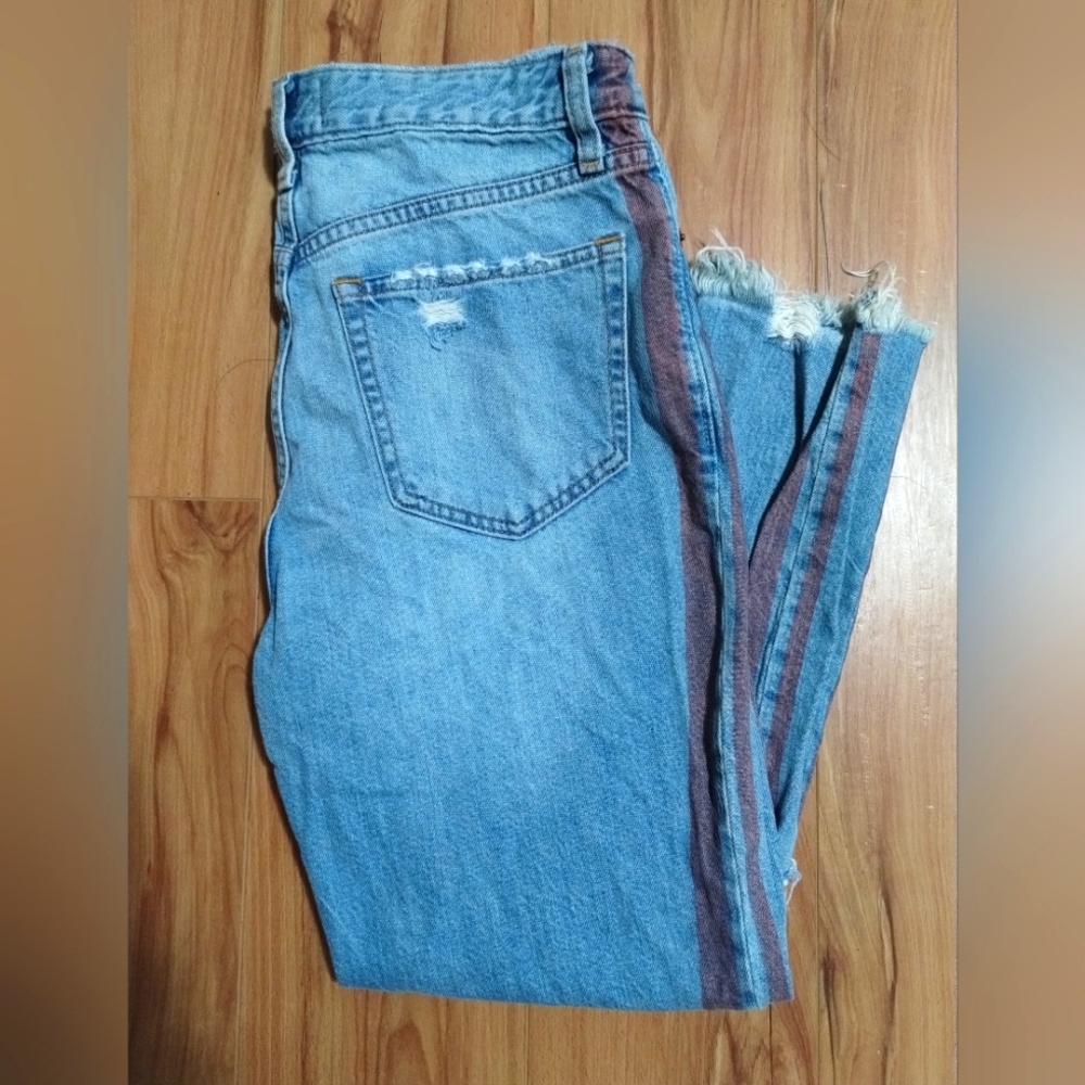 Abercrombie & Fitch Annie High Rise Light Wash Red Stripe Girlfriend Jeans